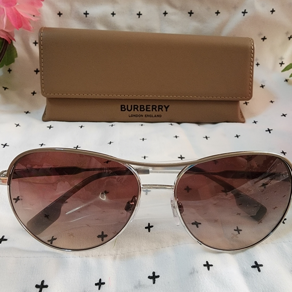 Burberry Sunglasses - Picture 6 of 13